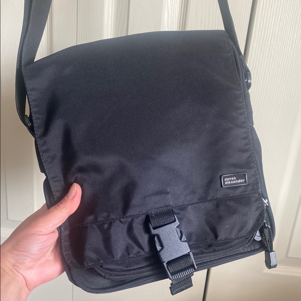 DONATED ❌Derek Alexander Everyday Crossbody Black Messenger Bag